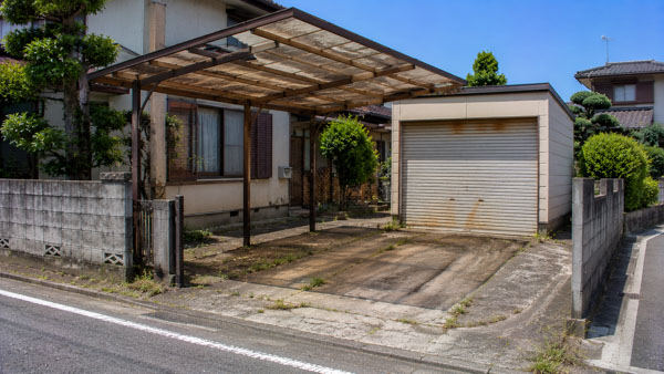 筑西市 車庫解体 カーポート撤去 参考イメージ（解体前）