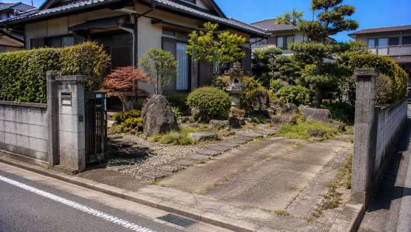 筑西市 外構解体 庭石撤去 参考イメージ（解体前）